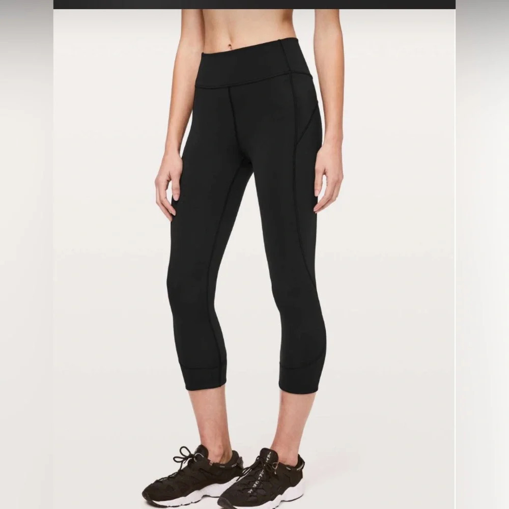 Lululemon In Movement Crop *Everlux 19"
Black